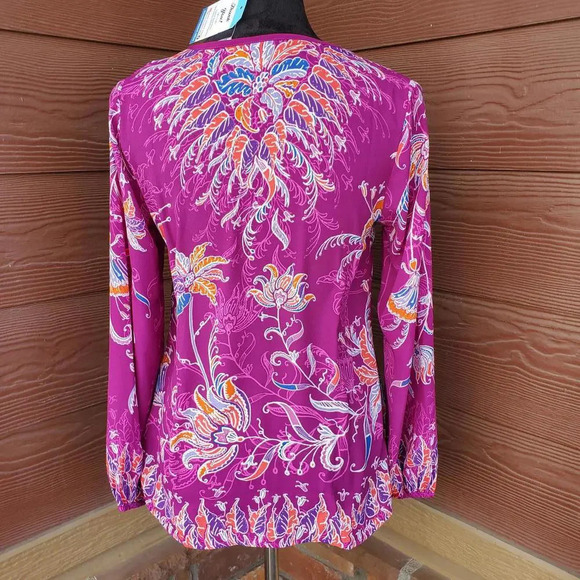 Bob Mackie Women's Raspberry V-Neck Floral Printed Woven Blouse Size XXS NWOT - Picture 6 of 16